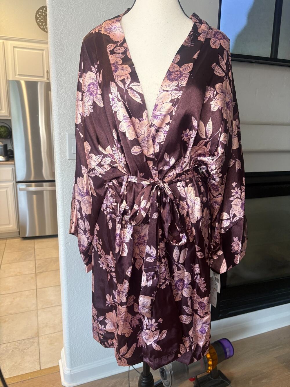 In Bloom by Jonquil Women's Purple Floral Satin Robe Size M/L 6-12 NEW